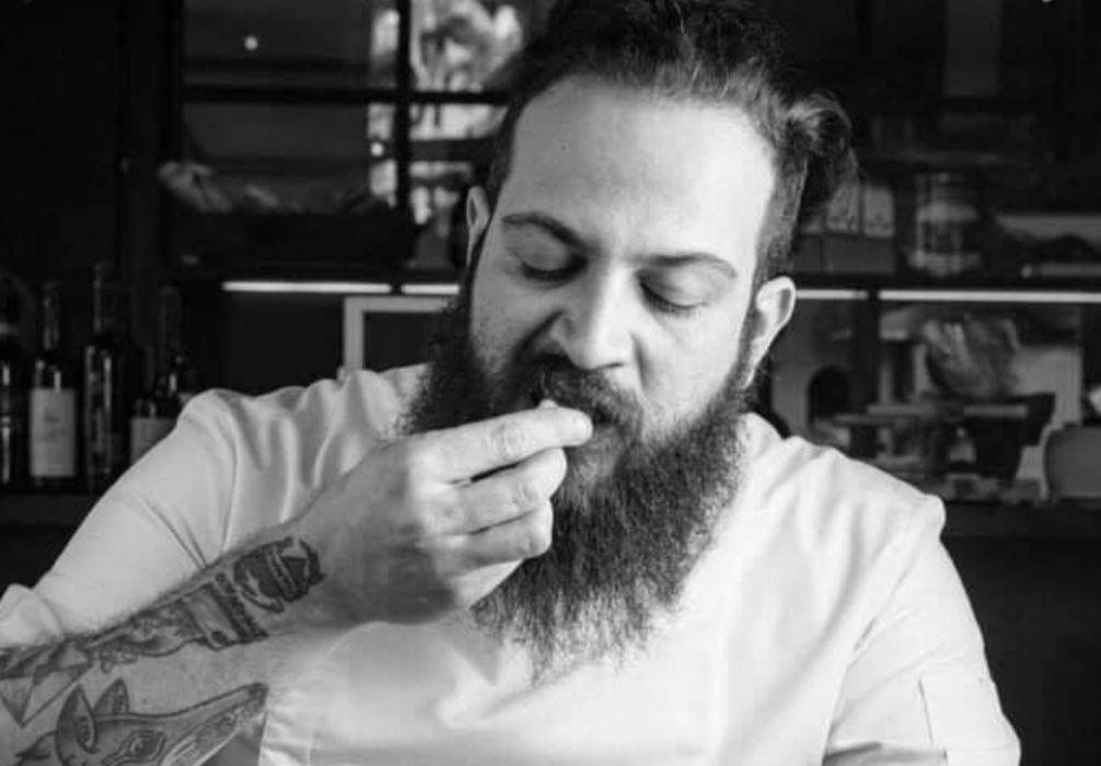 Lo chef che smonta la storia dei giovani che non vogliono lavorare: “Se non trovate camerieri è perché non li pagate abbastanza” article-post