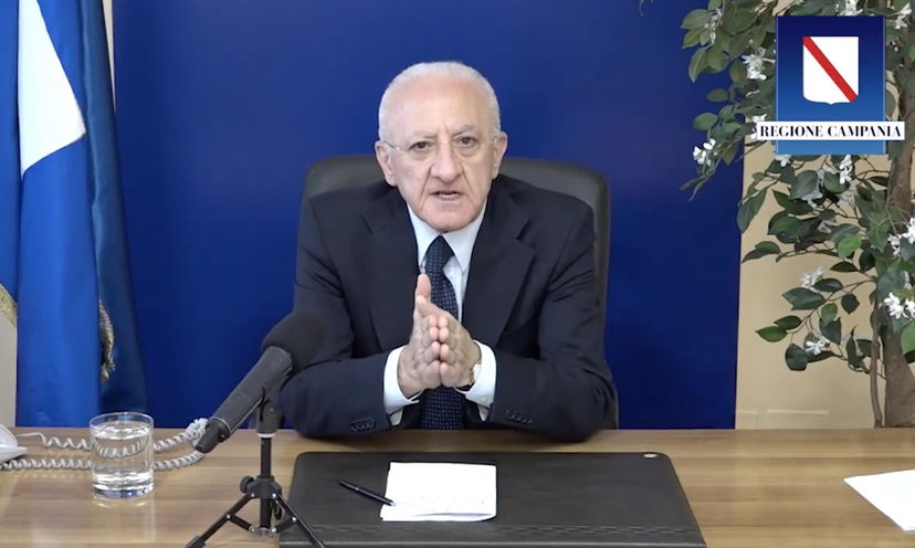 L’attacco di De Luca a Salvini: “Vaccinati e leggi” | VIDEO article-post