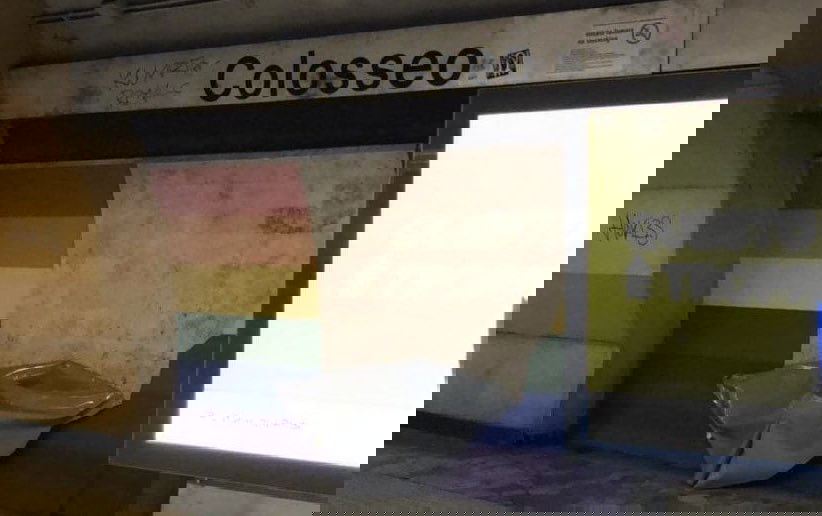 Vandalizzata in meno di 24 ore la metro Rainbow al Colosseo article-post