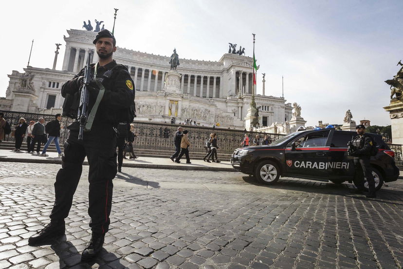 Smantellato un gruppo neonazista italiano che progettava un attentato alla Nato article-post