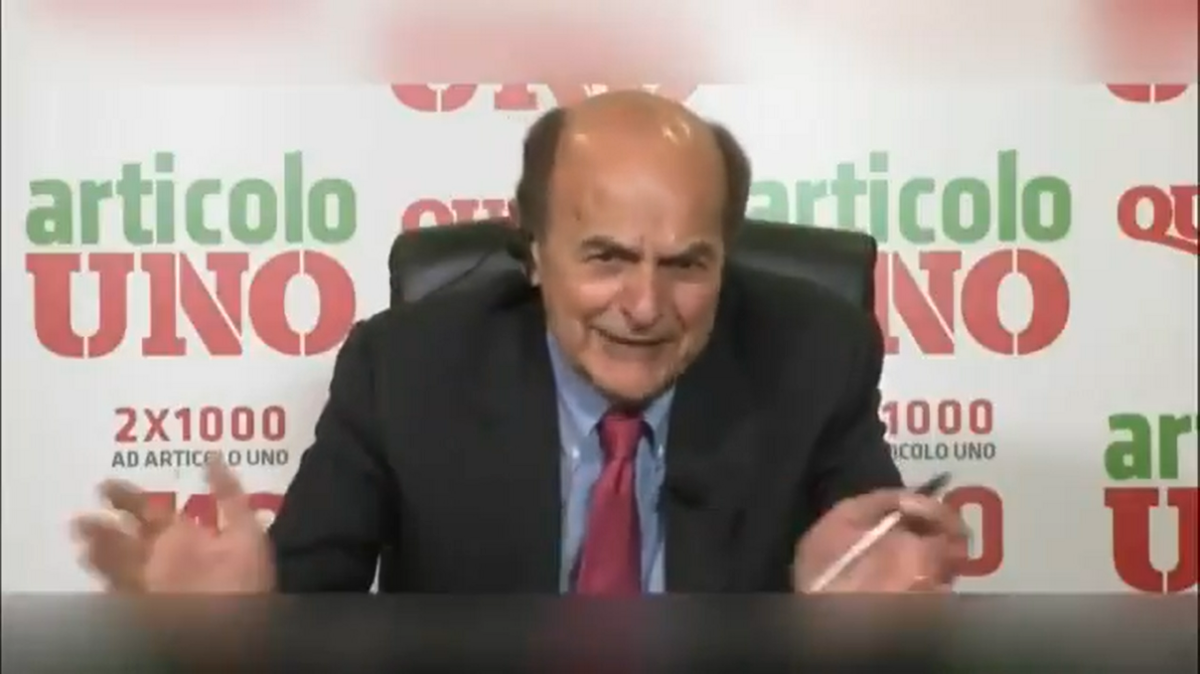 Bersani sfotte Figliuolo (e Travaglio ride) | VIDEO article-post