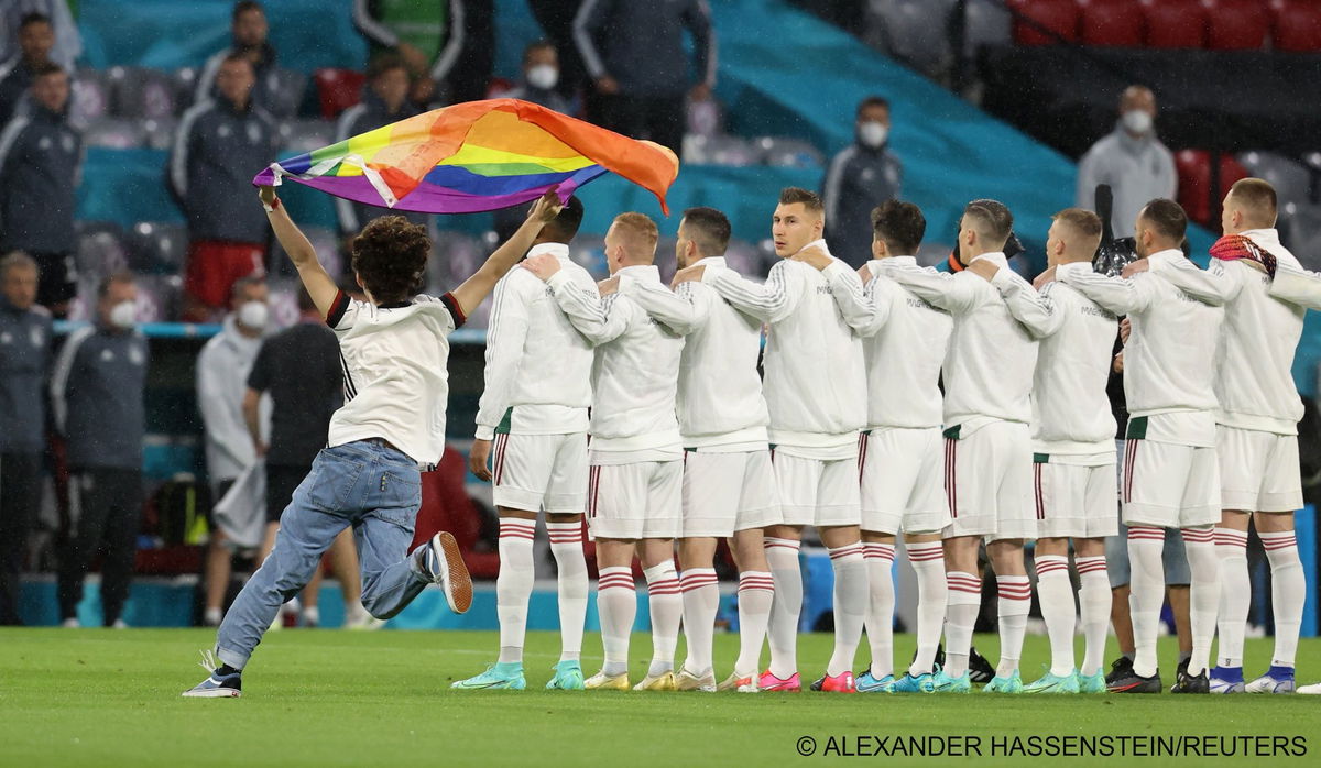 “Coloreremo tutta la città”: l’invasione con la bandiera arcobaleno e la risposta di Monaco all’Uefa e a Orban article-post