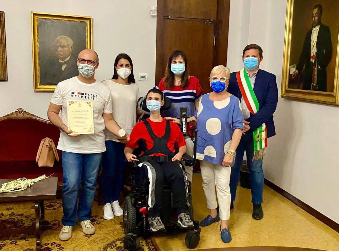 Può muovere solo un dito per la distrofia muscolare, si laurea con 100 e lode article-post