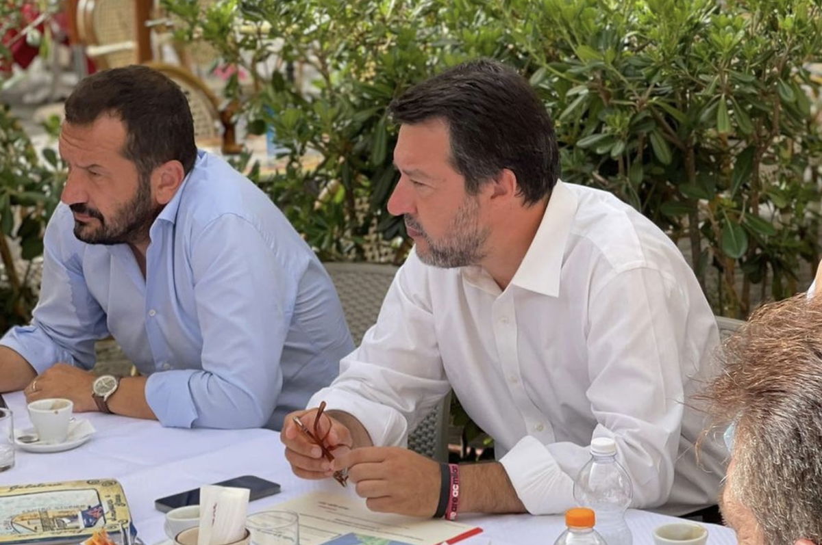 La commovente storia di Salvini che in due ore cambia idea sulle “riaperture in sicurezza” article-post