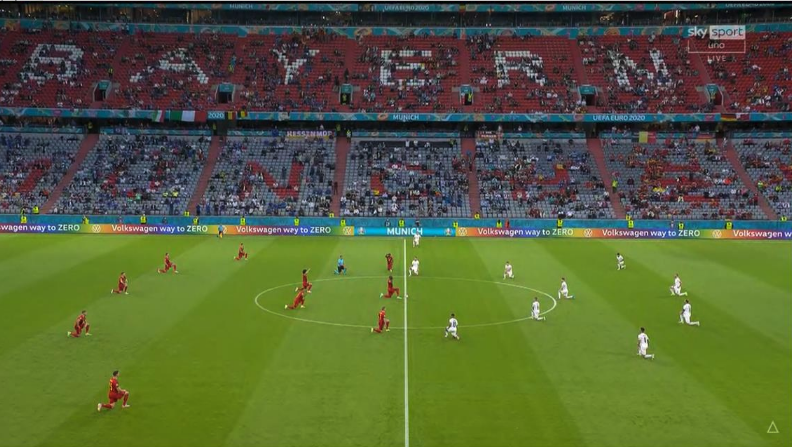 Il momento in cui Italia e Belgio si sono inginocchiati all’Allianz Arena article-post