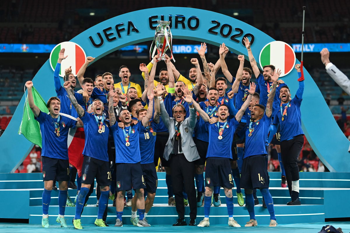 La prima pagina sulla vittoria degli Azzurri che sembra uno spot a un partito politico article-post