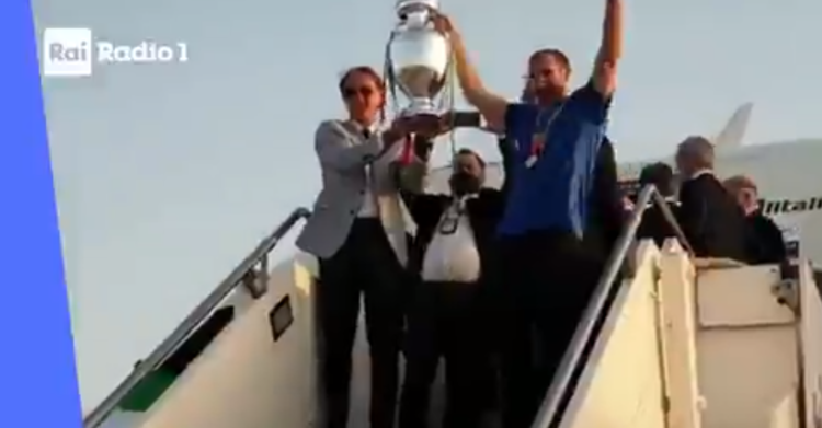 azzurri video arrivo fiumicino roma