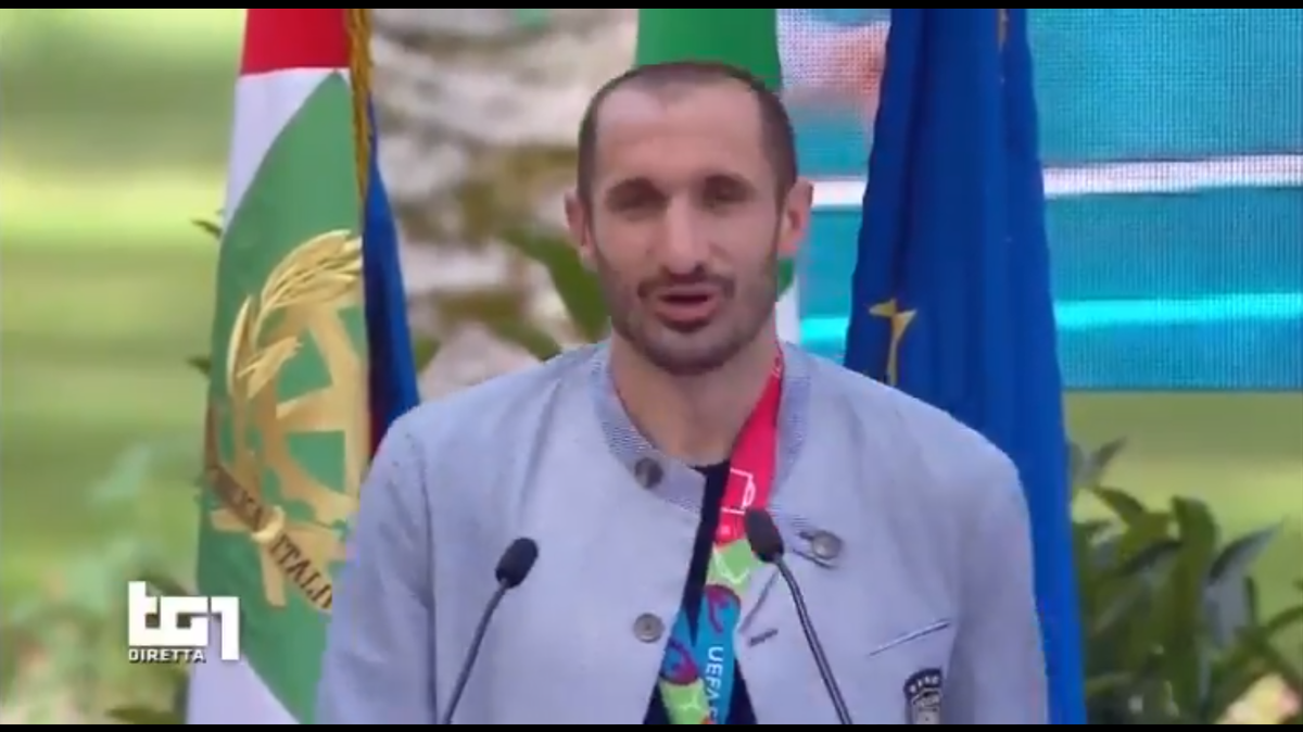La commozione di Chiellini che dedica ad Astori la vittoria dell’Italia agli Europei | VIDEO article-post