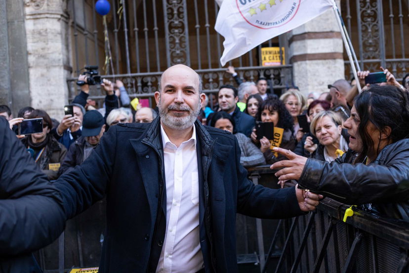 La sfida di Crimi a Grillo: voto su SkyVote e non su Rousseau article-post