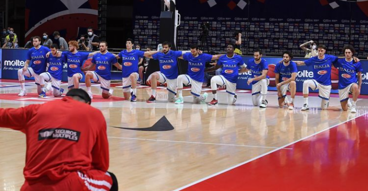 nazionale basket inginocchiati