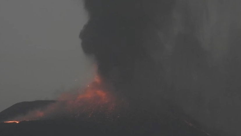 La nuova eruzione dell’Etna fa tremare vetri e finestre | VIDEO article-post