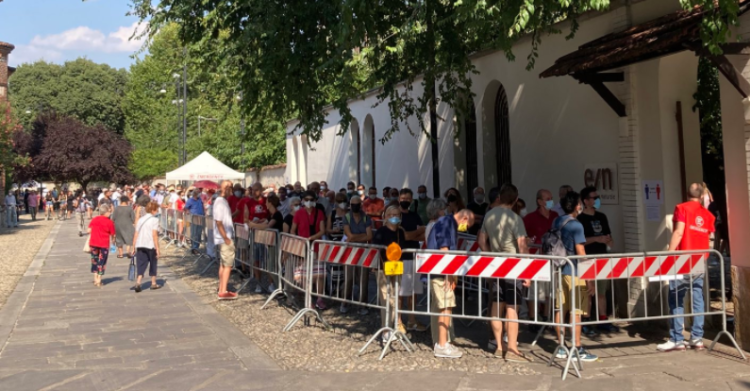 gino strada fila camera ardente milano emergency