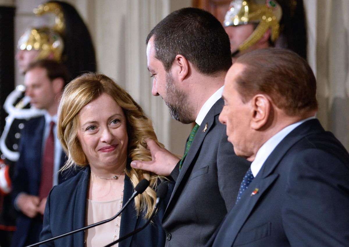 E venne il giorno che Silvio disse a Giorgia: “Vieni a vedere la mia collezione di farfalle?” article-post
