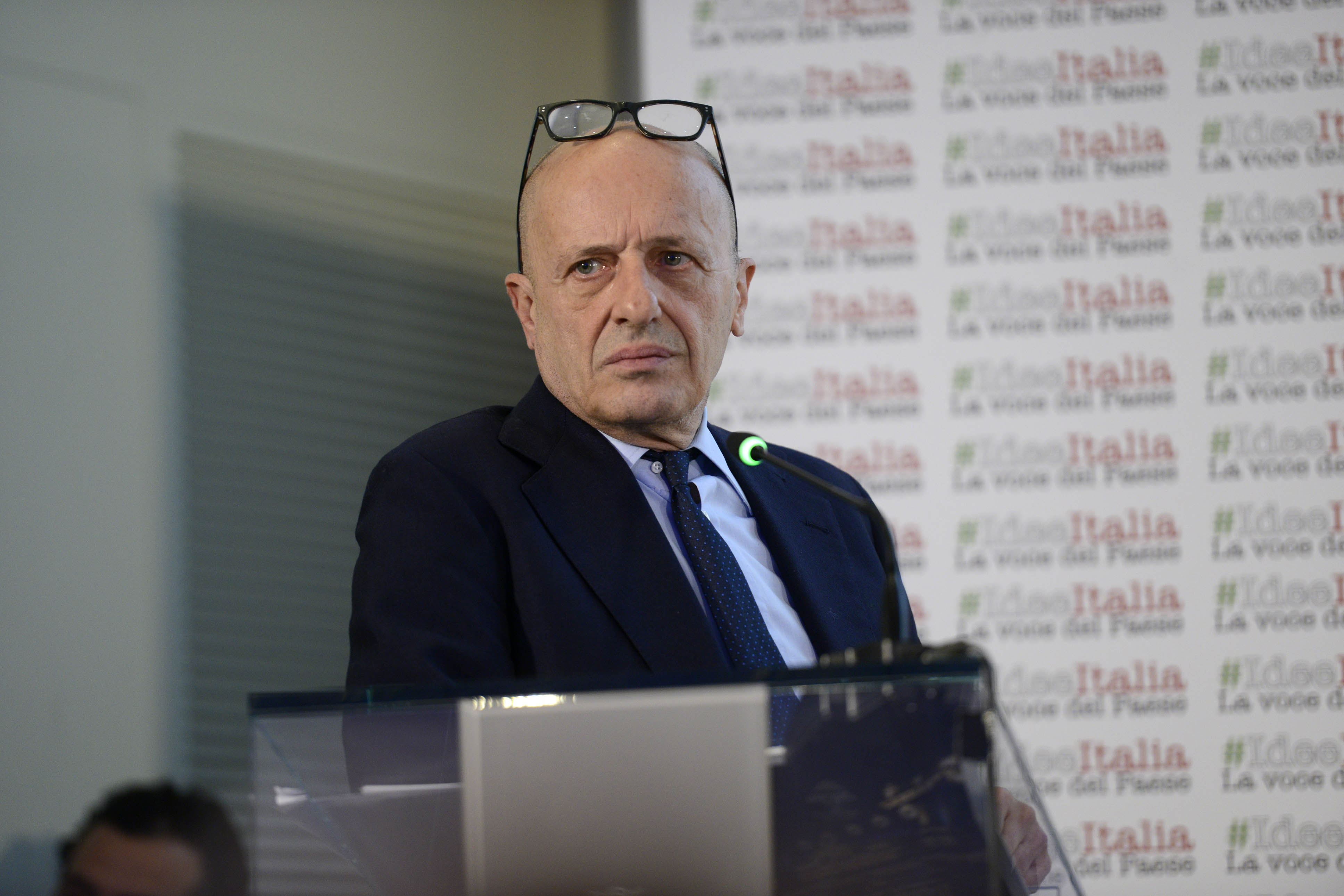 Titolo Libero oggi sallusti no-vax pfizer editoriale
