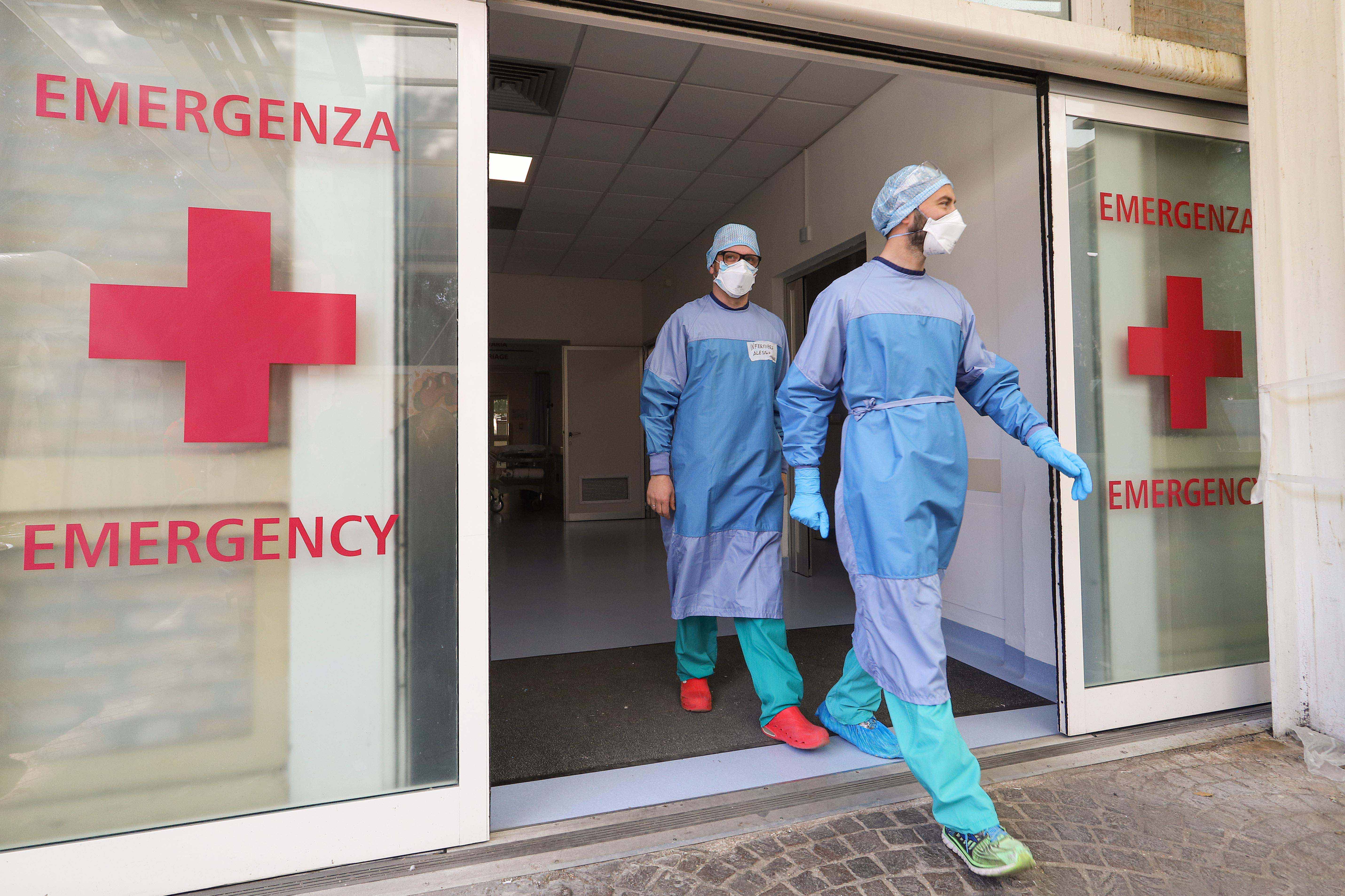 Ospedale no vax si vax scuse lettera medici nas