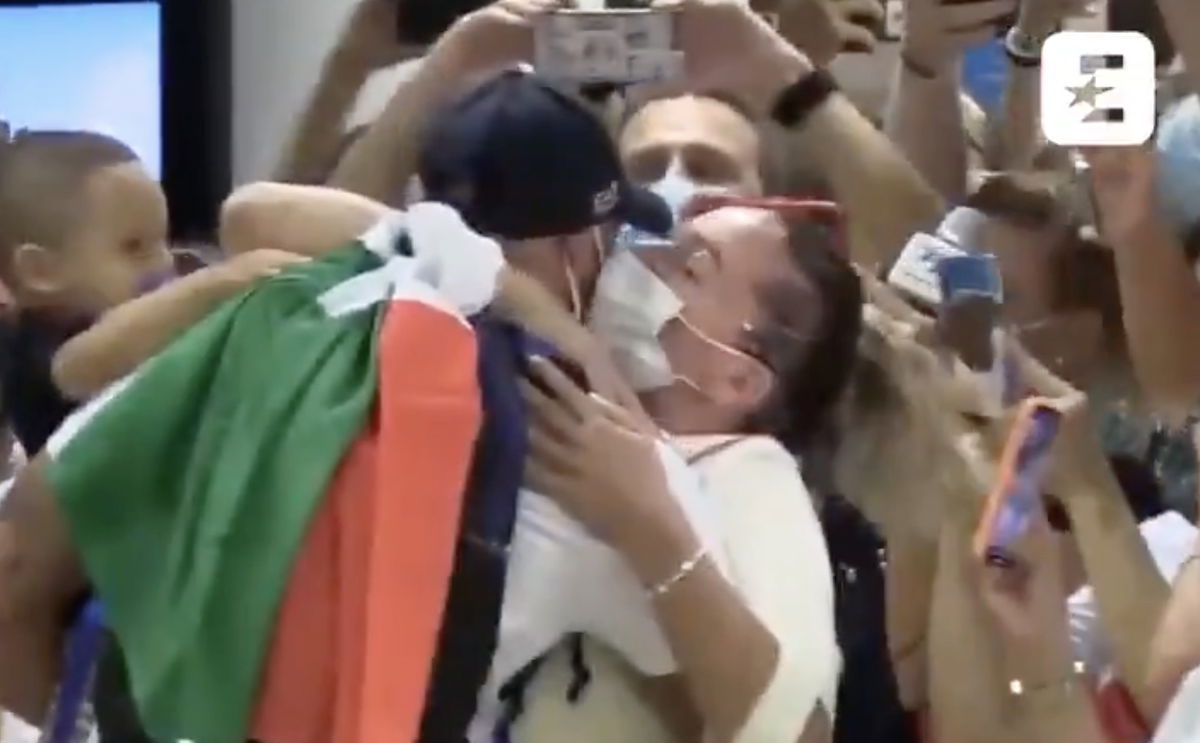 Il ritorno trionfale di Jacobs, il campione “normale” che vuole ancora allenarsi con i bambini | VIDEO article-post