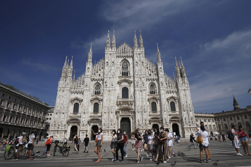 Milano, ecco il patentino antifascista per chi vuole affittare spazi pubblici preview