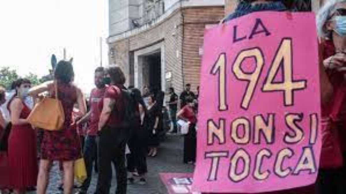 Sicilia, Interruzione di gravidanza, aborto