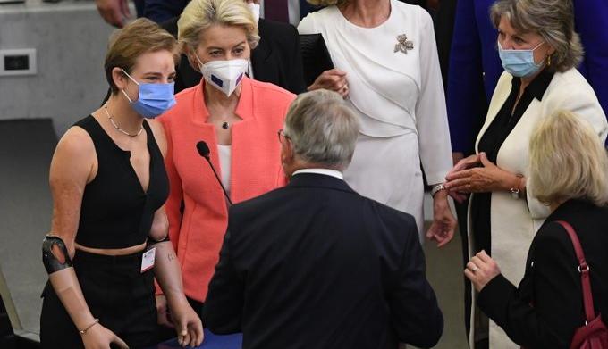 bebe vio von der leyen