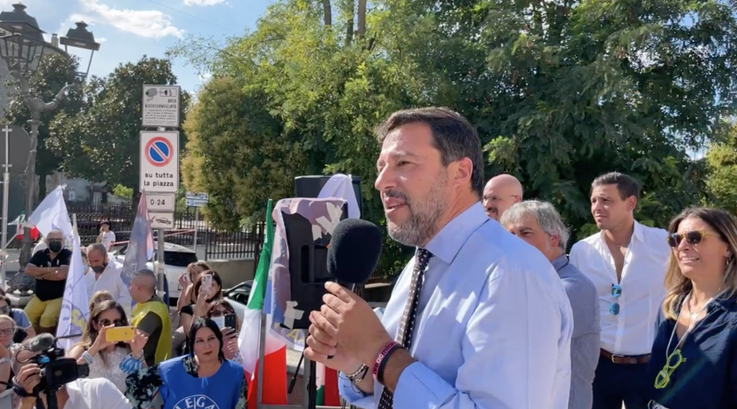 Salvini ha già dimenticato il garantismo, ecco come ha attaccato Mimmo Lucano | VIDEO article-post
