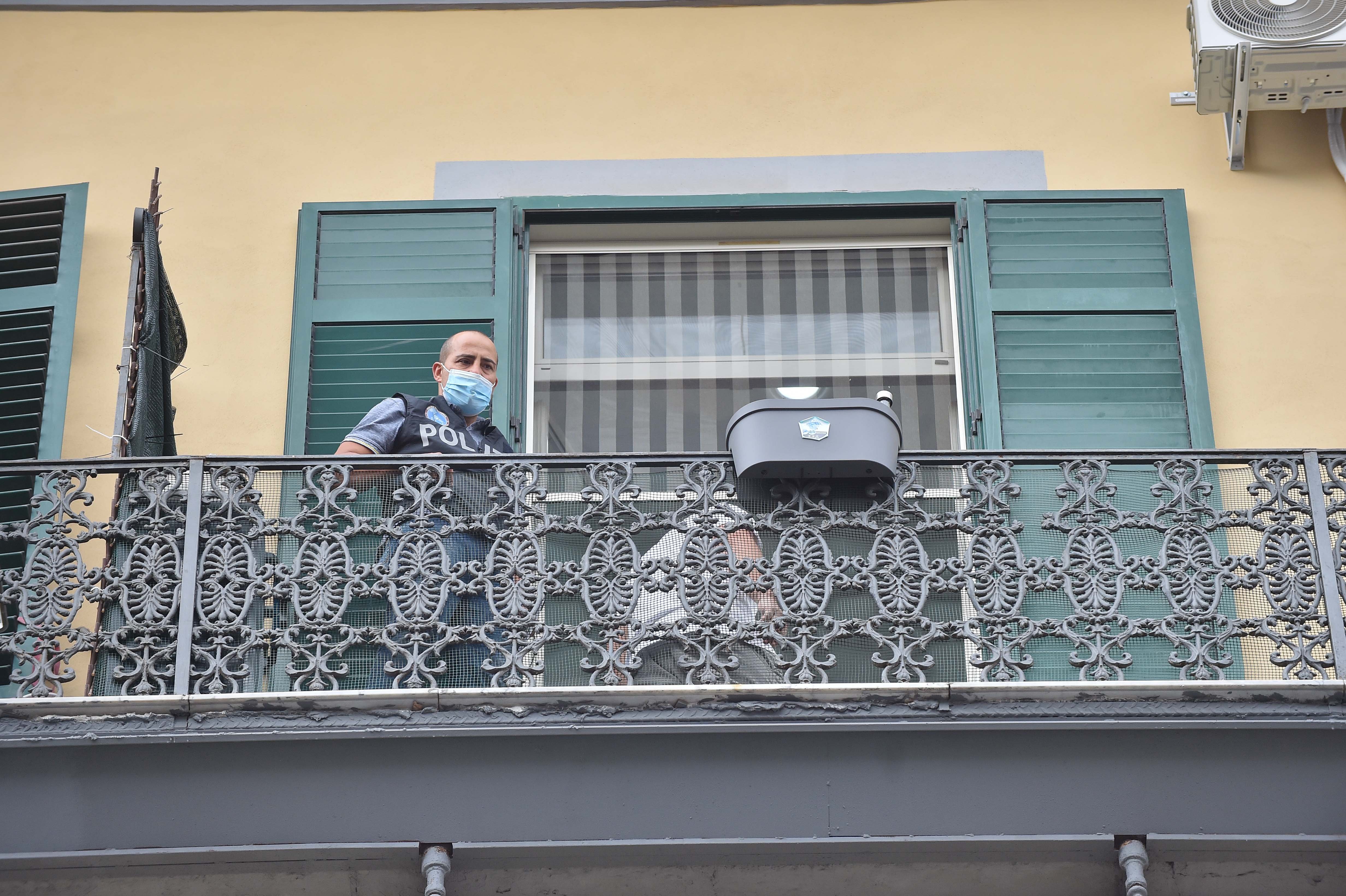 Mariano Cannio bimbo morto caduto napoli balcone via foria
