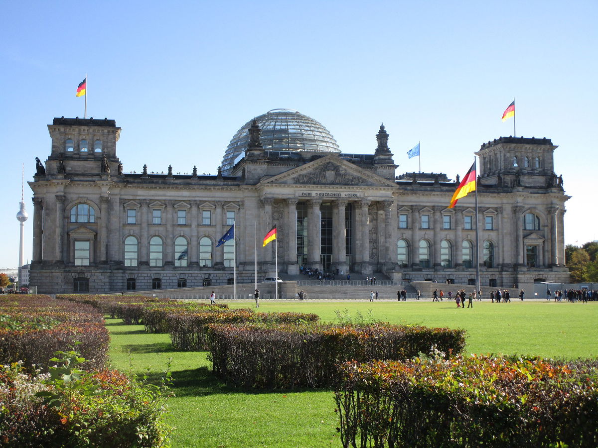 In Germania sospenderanno lo stipendio ai lavoratori no vax in quarantena article-post