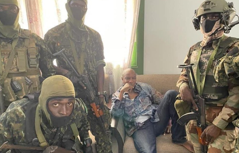 Colpo di Stato in Guinea, le forze speciali arrestano il presidente Alpha Condé article-post