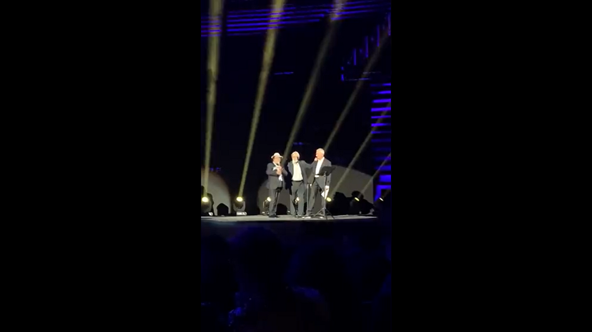 “Fascista”: Sgarbi e Al Bano cacciati a fischi dal palco per l’omaggio a Battiato | VIDEO preview