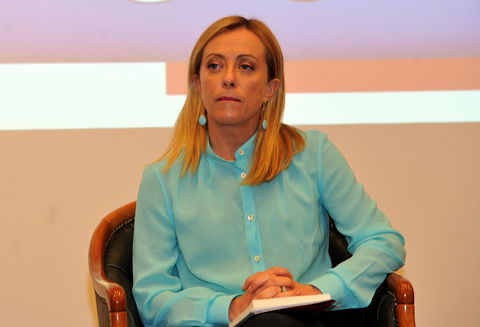 Sondaggi: a destra cresce solo Giorgia Meloni, 90% degli italiani preoccupato per le bollette preview