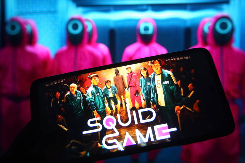 Laura Cavandoli (Lega) non ha di meglio da fare che portare “Squid Game” in Parlamento article-post