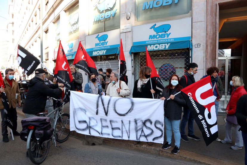 I no green pass vogliono bloccare l’Italia: cosa può succedere domani con lo sciopero article-post