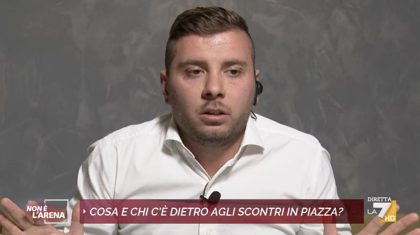 Il no Green Pass che se ne va da Non è l’arena perché “non lo fanno parlare” | VIDEO article-post