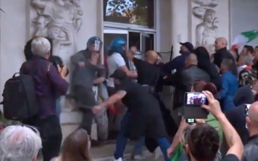 Roma come Capitol Hill: il piano dei “no Green Pass” per colpire Palazzo Chigi article-post