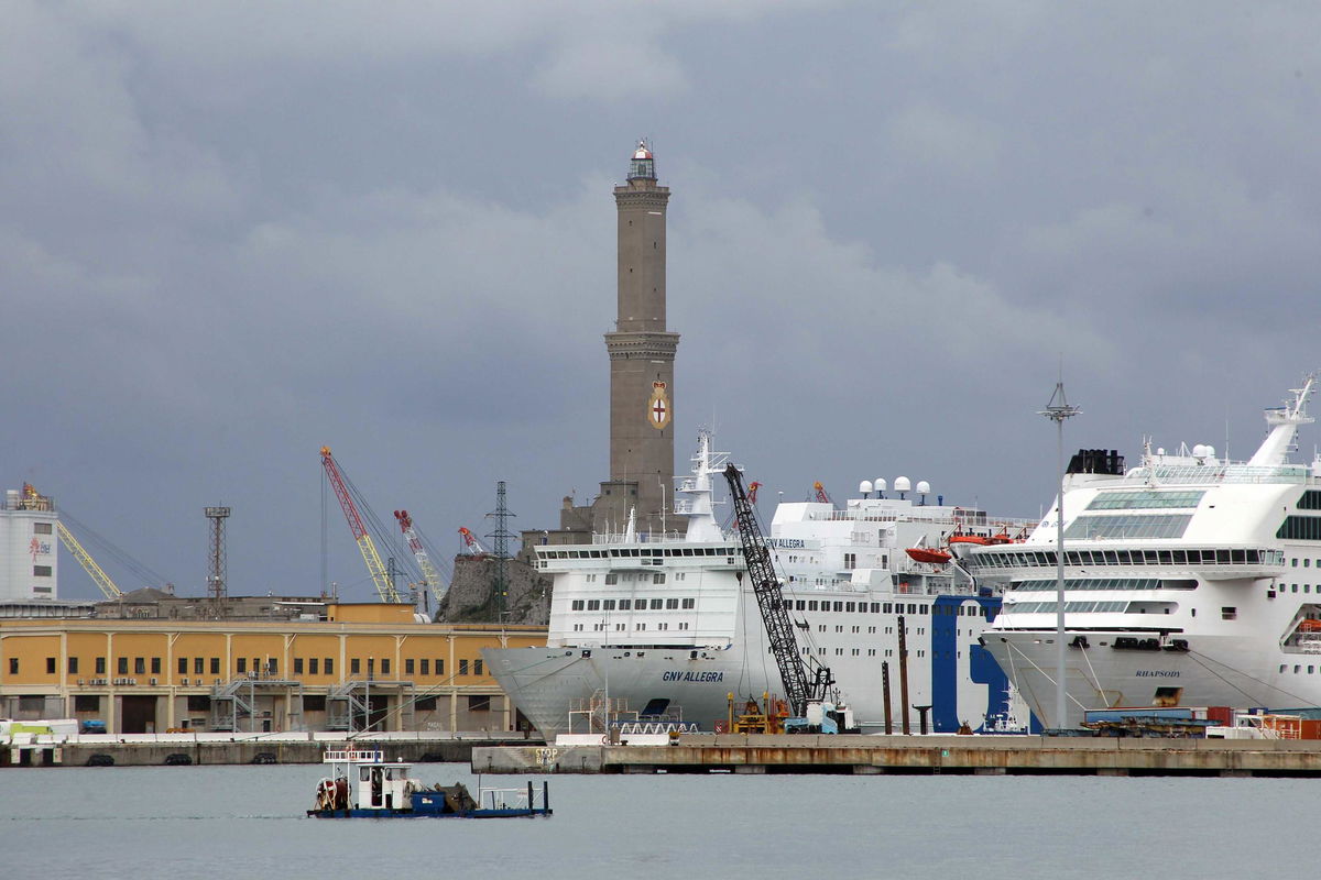 Da Trieste a Genova, scoppia la protesta dei portuali contro il Green pass: “Pronti a bloccare tutto” article-post