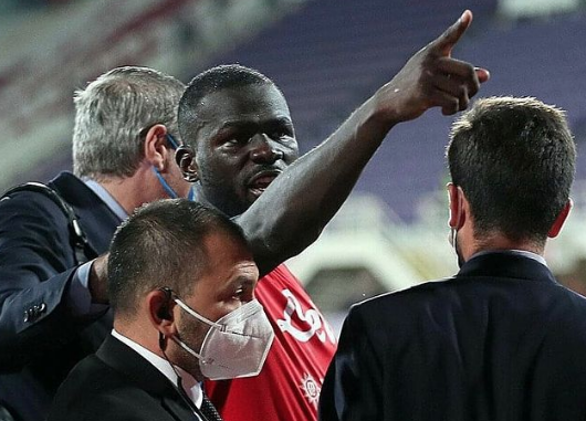 La risposta esemplare di Koulibaly alle bestie razziste che lo insultano article-post