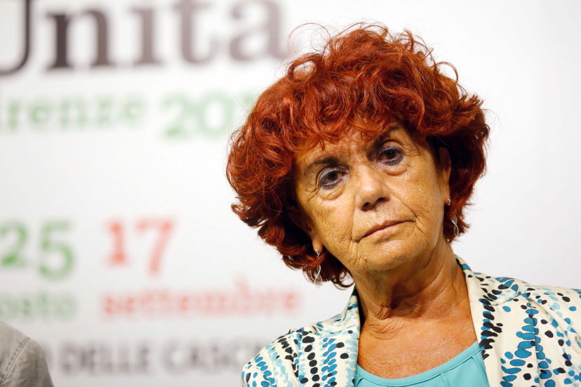 Le lacrime di Valeria Fedeli dopo lo stop al ddl Zan | VIDEO preview