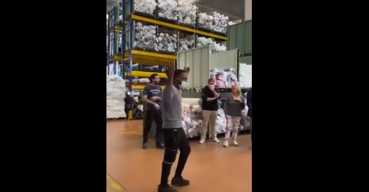 auto distrutta san donato video