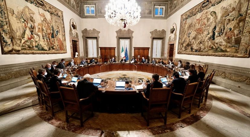 “Affari correnti”: cosa può fare Draghi da oggi fino alle elezioni article-post