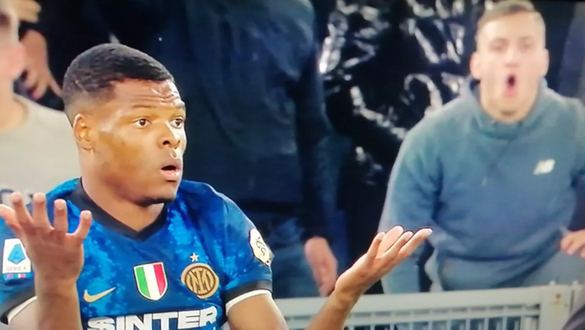 Gli ululati razzisti contro Dumfries durante Lazio-Inter | VIDEO article-post