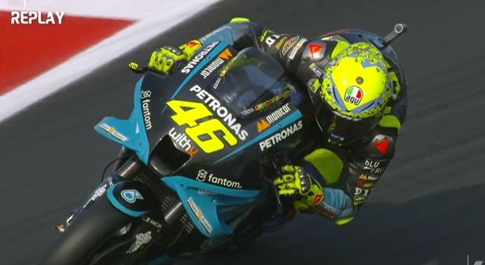 Il momento in cui Valentino Rossi taglia il traguardo in Italia per l’ultima volta | VIDEO article-post