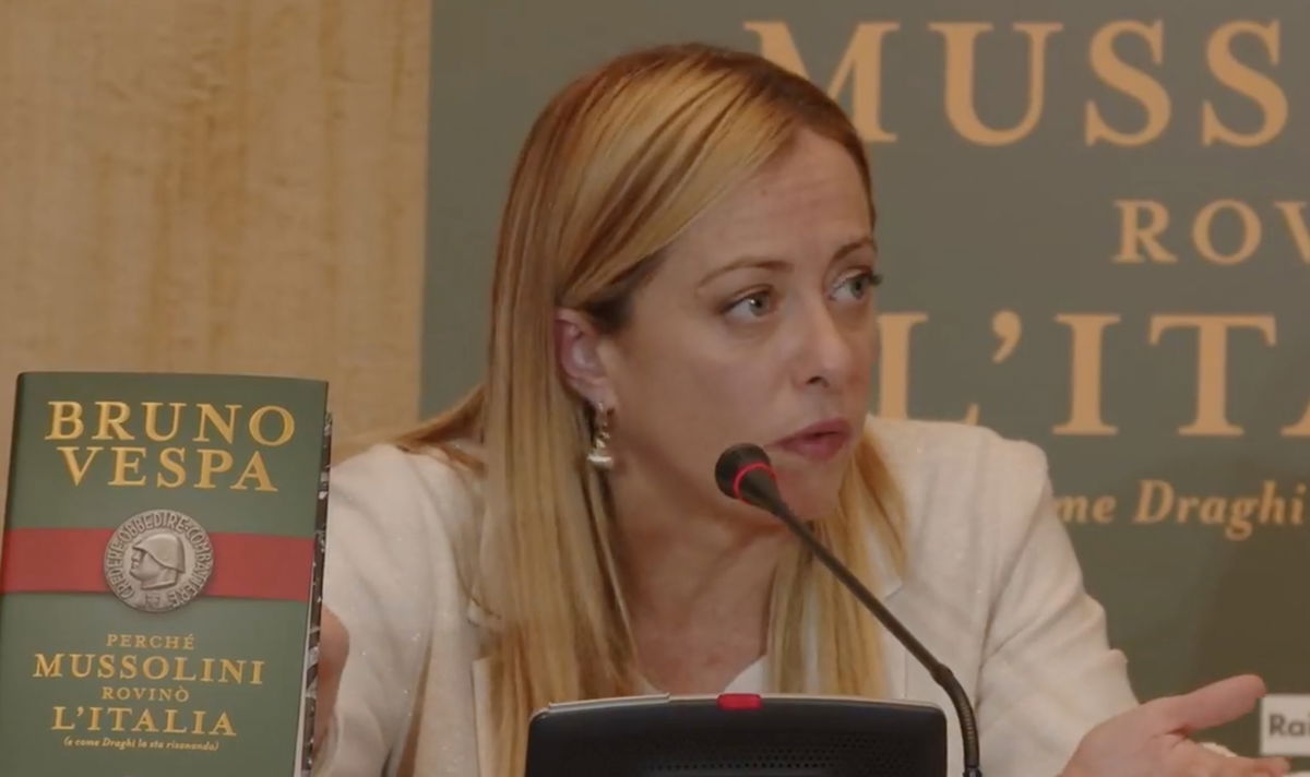 Berlusconi si defila dalla corsa al Quirinale, dice Giorgia Meloni | VIDEO article-post