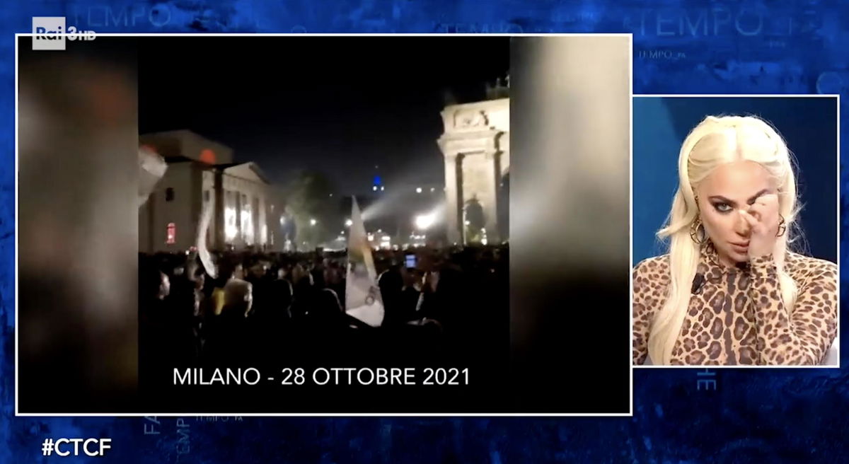 Lady Gaga si commuove vedendo la piazza intonare “Born this way” contro l’affossamento del ddl Zan | VIDEO article-post