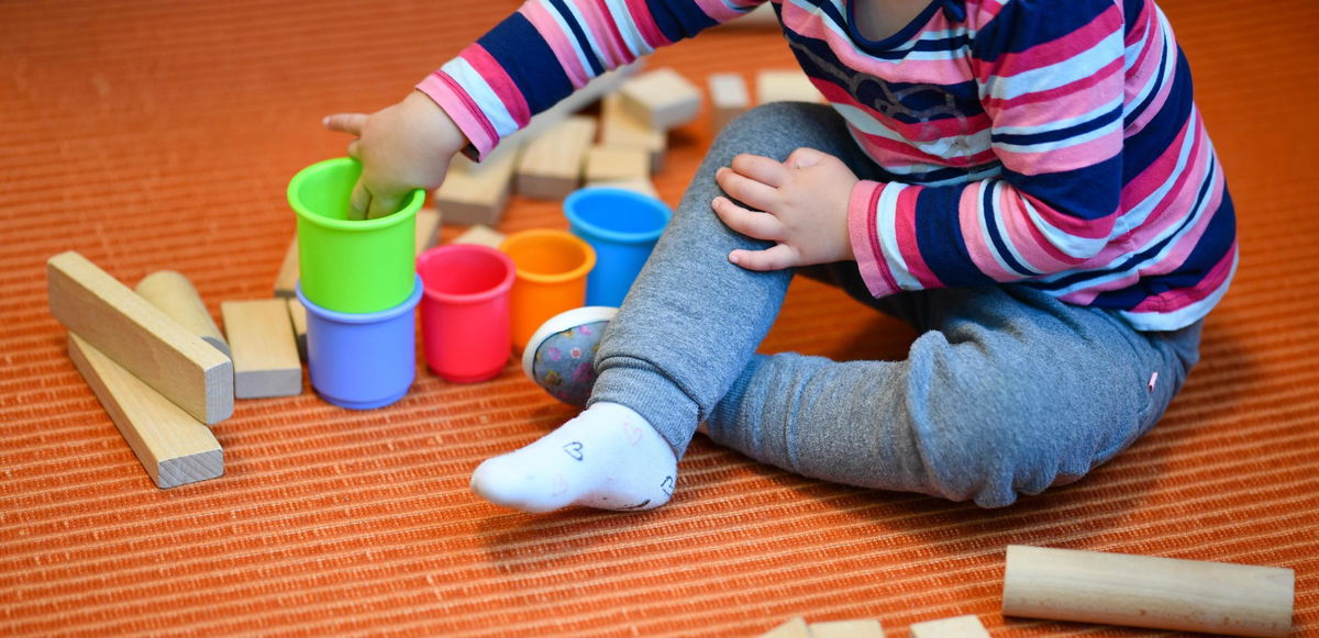 La bimba di un anno positiva che ha contratto il virus a scuola dalla sua maestra no vax article-post