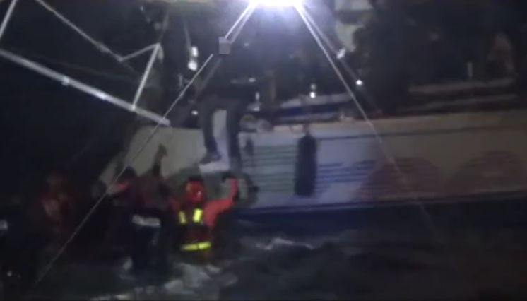 salvataggio sbarco migranti crotone