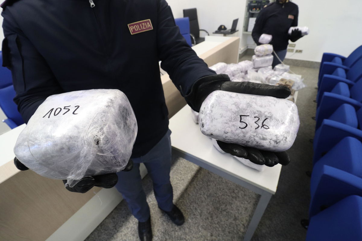 Il padre che scioglie cocaina nel bicchiere al posto del medicinale per la figlia di 5 anni article-post