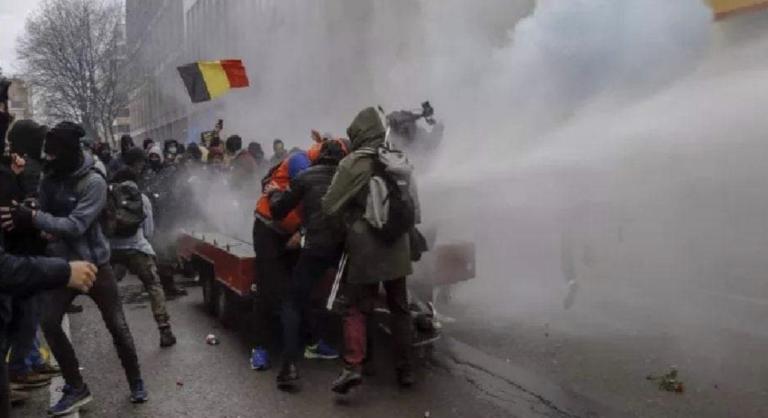 “Mia cugina adottiva che lavora a Bruxelles mi ha detto che…”, l’ultima frontiera delle bufale sui social “Mia cugina adottiva che lavora a Bruxelles mi ha detto che…”, l’ultima frontiera delle bufale sui social