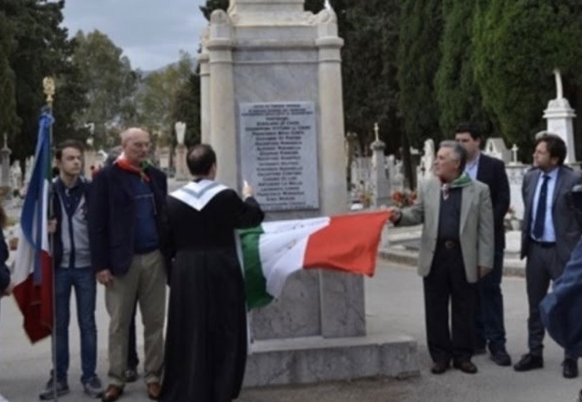 Il consigliere leghista che fa spostare la lapide dei partigiani al cimitero di Termini Imerese perché “troppo vicina alla statua della Madonna” article-post
