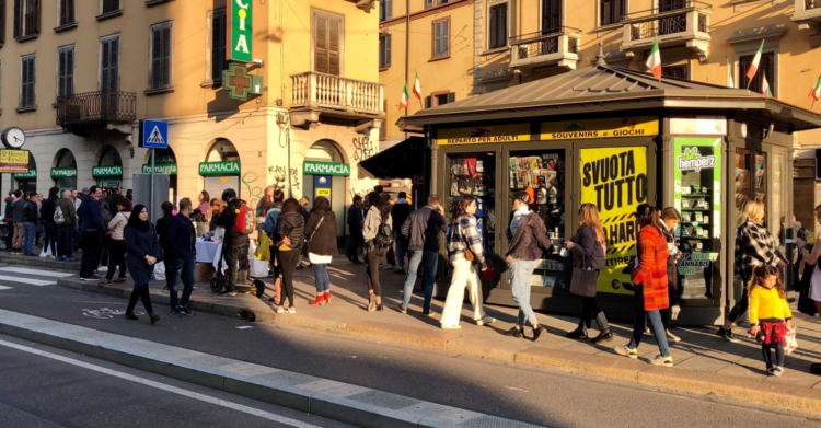 fila tamponi farmacia buccinasco