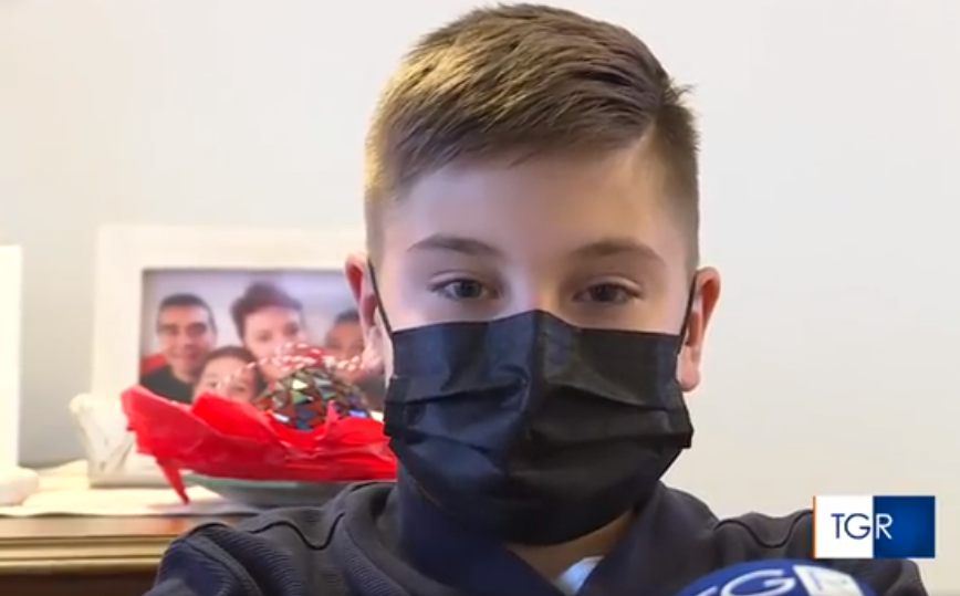 Mattia Piccoli: il bambino che cura il papà con l’Alzheimer nominato Alfiere della Repubblica | VIDEO article-post