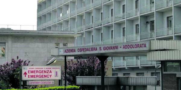 La furia del paziente del San Giovanni di Roma che stacca a morsi un dito a un’infermiera article-post